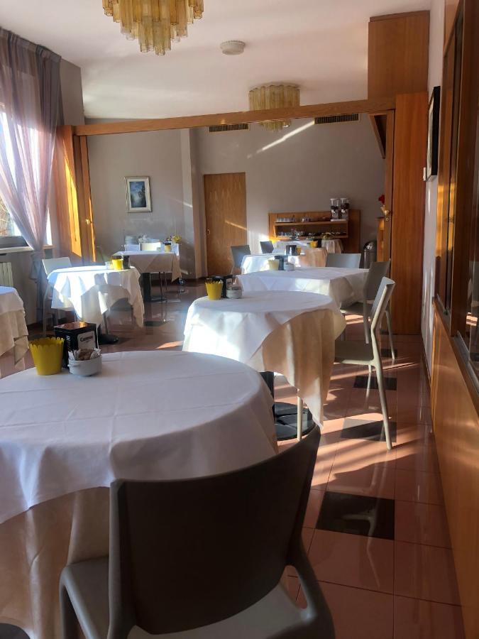 Albergo Casa Dell'Ospite Бреша Екстериор снимка