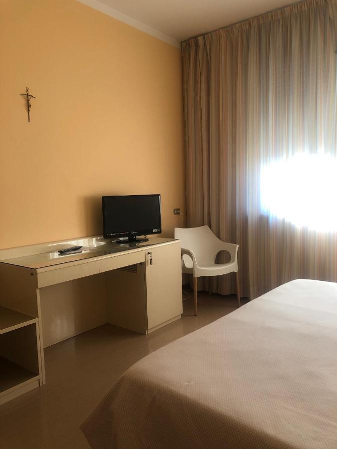 Albergo Casa Dell'Ospite Бреша Екстериор снимка