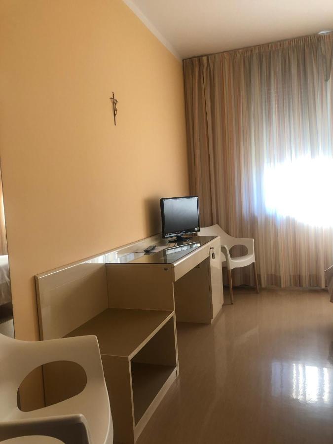 Albergo Casa Dell'Ospite Бреша Екстериор снимка