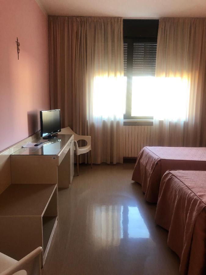 Albergo Casa Dell'Ospite Бреша Екстериор снимка