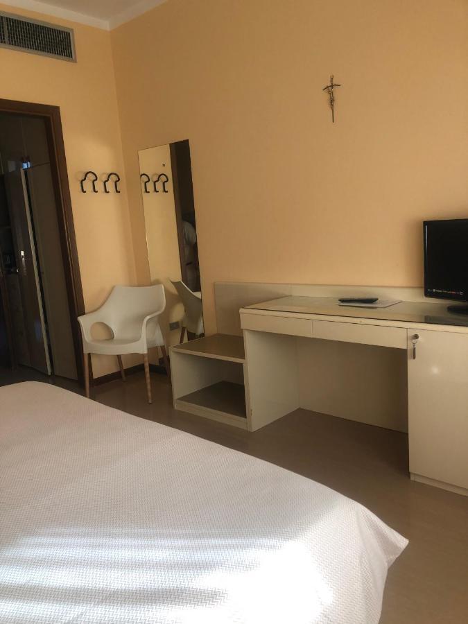 Albergo Casa Dell'Ospite Бреша Екстериор снимка
